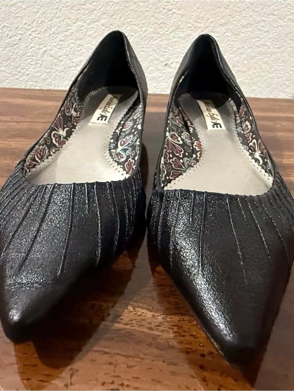American Eagle Outfitters Black Pointed Toe Ballet Flats